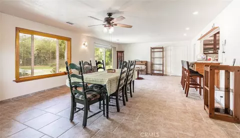 Dining - 5767 E Park Cir, Fresno, CA 93727 photo 2 of 4
