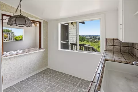 Kitchen - 3300 Crestline Way, Soquel, CA 95073 photo 1 of 2