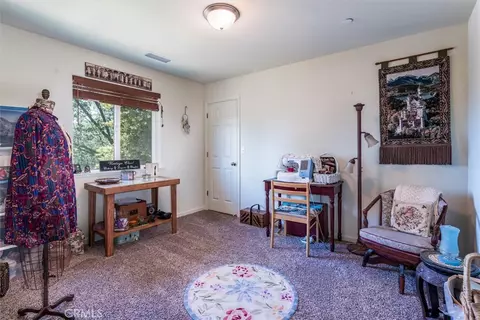 Bedroom - 43263 E Sugar Pine Dr, Oakhurst, CA 93644 photo 2 of 4