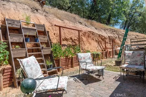 Exterior - 43263 E Sugar Pine Dr, Oakhurst, CA 93644 photo 10 of 10