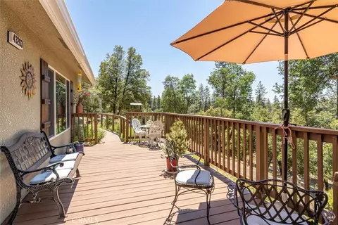 Exterior - 43263 E Sugar Pine Dr, Oakhurst, CA 93644 photo 7 of 10