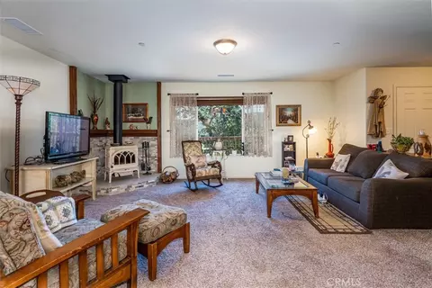 Living - 43263 E Sugar Pine Dr, Oakhurst, CA 93644 photo 2 of 3
