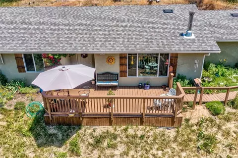 Exterior - 43263 E Sugar Pine Dr, Oakhurst, CA 93644 photo 3 of 10