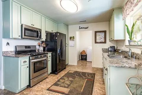 Kitchen - 43263 E Sugar Pine Dr, Oakhurst, CA 93644 photo 3 of 3