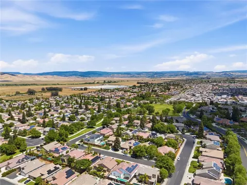 View/Area - 1740 N Mckelvy Ave, Clovis, CA 93619 photo 12 of 14