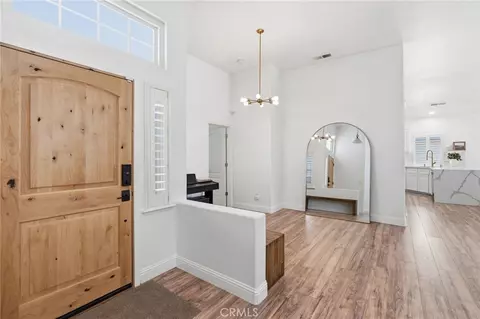 Entry Way - 1740 N Mckelvy Ave, Clovis, CA 93619 photo 2 of 4