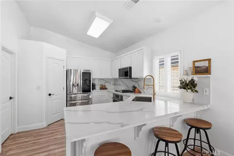 Kitchen - 1740 N Mckelvy Ave, Clovis, CA 93619 photo 2 of 5