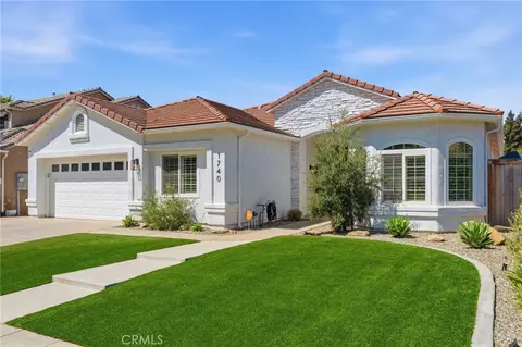 Exterior - 1740 N Mckelvy Ave, Clovis, CA 93619 photo 4 of 7