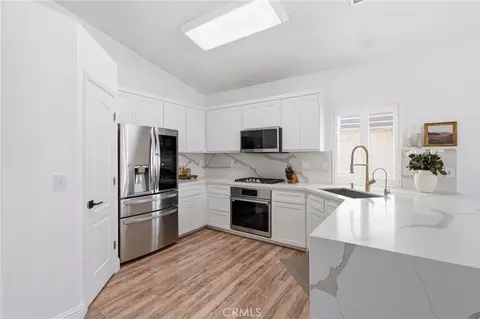 Kitchen - 1740 N Mckelvy Ave, Clovis, CA 93619 photo 3 of 5