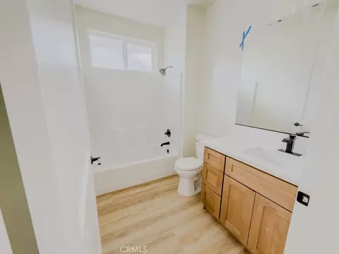 Bath - 181 Grace Ct, Lemoore, CA 93245 photo 1 of 4