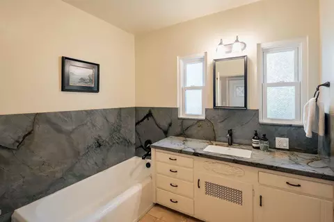 Bath - 107 E Normal, Fresno, CA 93704 photo 5 of 5