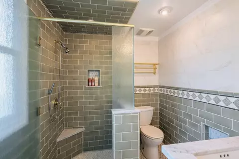 Bath - 107 E Normal, Fresno, CA 93704 photo 3 of 5