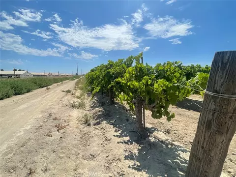 1 S Plumas Ave, Kerman, CA 93630 photo 7