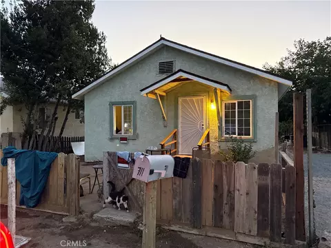 711 Washington Ave, Madera, CA 93638