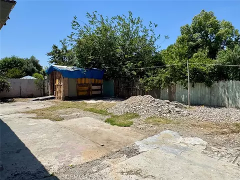 Exterior - 1620 N D, Madera, CA 93638 photo 4 of 5
