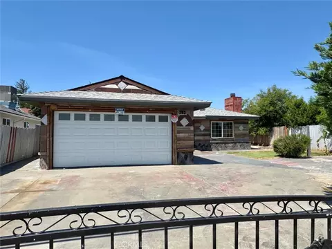 Exterior - 1620 N D, Madera, CA 93638 photo 2 of 5