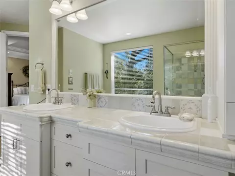Bath - 46088 Sutton, Oakhurst, CA 93644 photo 3 of 6