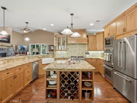 Kitchen - 46088 Sutton, Oakhurst, CA 93644 photo 3 of 6