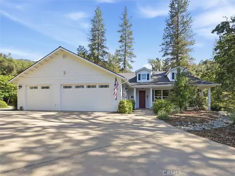 Exterior - 46088 Sutton, Oakhurst, CA 93644 photo 2 of 15