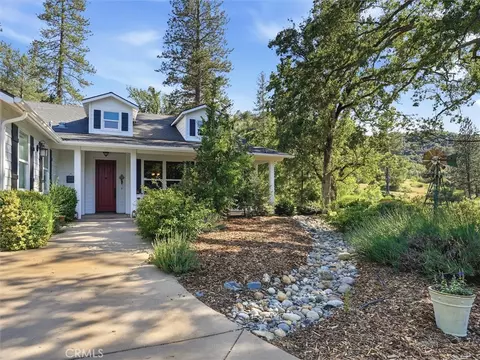 Exterior - 46088 Sutton, Oakhurst, CA 93644 photo 3 of 15