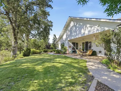 Exterior - 46088 Sutton, Oakhurst, CA 93644 photo 9 of 15