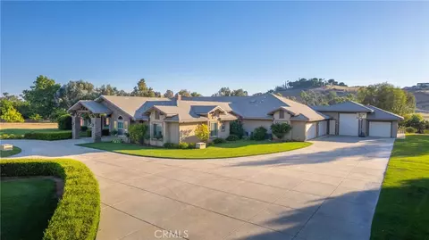 Exterior - 14209 Academy Oaks Ln, Clovis, CA 93619 photo 5 of 12