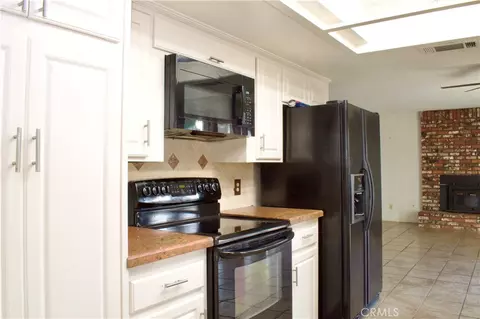 Kitchen - 1583 Celeste, Clovis, CA 93611 photo 3 of 3