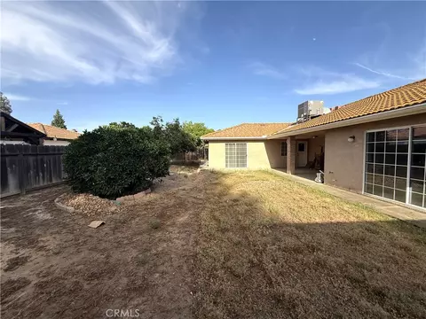 Exterior - 2431 Judith Ct, Madera, CA 93637 photo 8 of 9