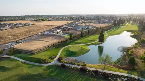 2490 E Copper Ridge Dr, Fresno, CA 93730