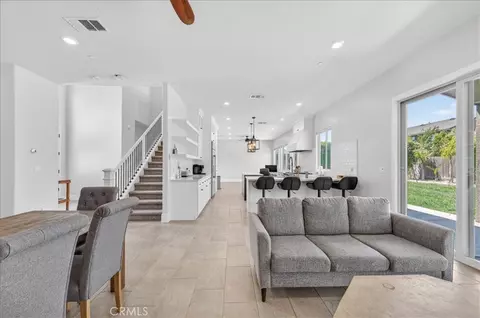 Entry Way - 338 Boulder Dr S, Madera, CA 93636 photo 5 of 10