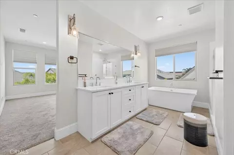 Entry Way - 338 Boulder Dr S, Madera, CA 93636 photo 10 of 10