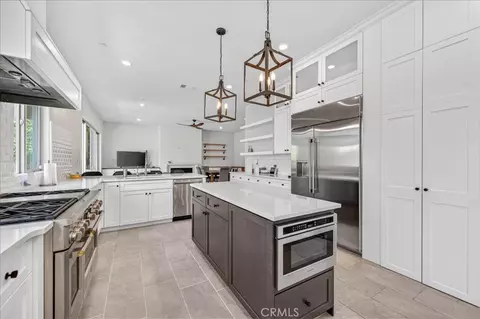 Kitchen - 338 Boulder Dr S, Madera, CA 93636 photo 5 of 5