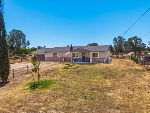 Exterior - 30664 Donald Ave, Madera, CA 93636 photo 4 of 13