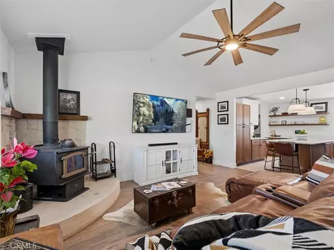 Living - 30664 Donald Ave, Madera, CA 93636 photo 1 of 3