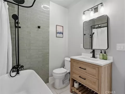 Bath - 30664 Donald Ave, Madera, CA 93636 photo 2 of 4