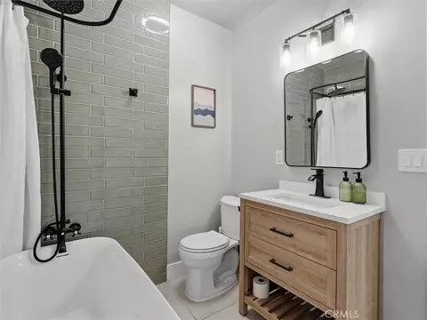 Bath - 30664 Donald Ave, Madera, CA 93636 photo 2 of 4