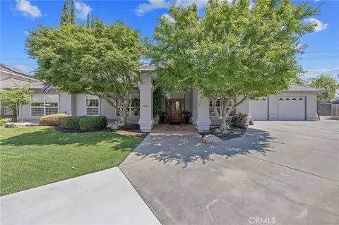 2833 E Laura Ct, Visalia, CA 93292