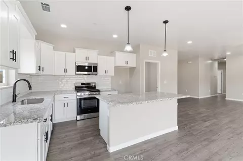 Kitchen - 3446 E Grove Ave, Visalia, CA 93292 photo 1 of 2