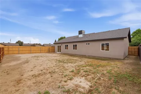 Exterior - 3446 E Grove Ave, Visalia, CA 93292 photo 6 of 8
