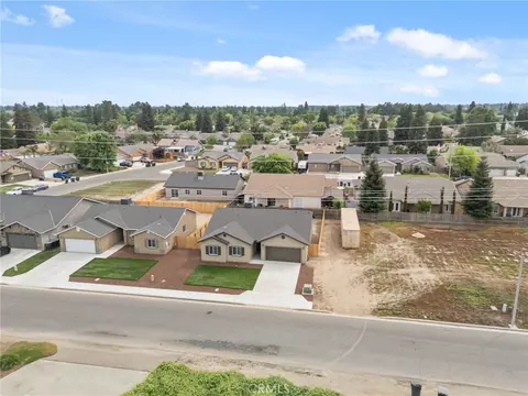 View/Area - 3441 E Douglas Ave, Visalia, CA 93292 photo 3 of 10