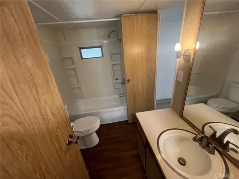 Bath - 39670 Highview, Oakhurst, CA 93644 photo 4 of 4