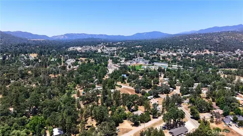 View/Area - 39670 Highview, Oakhurst, CA 93644 photo 5 of 5