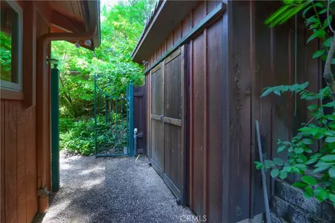 Exterior - 39670 Highview, Oakhurst, CA 93644 photo 14 of 20