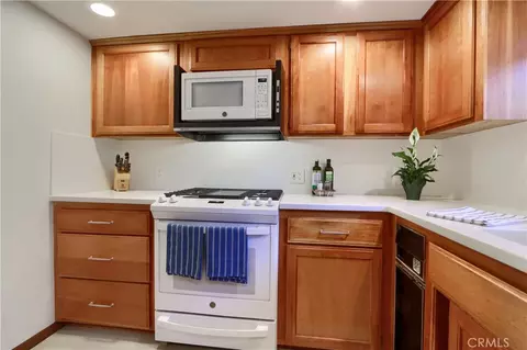 Kitchen - 39670 Highview, Oakhurst, CA 93644 photo 4 of 5
