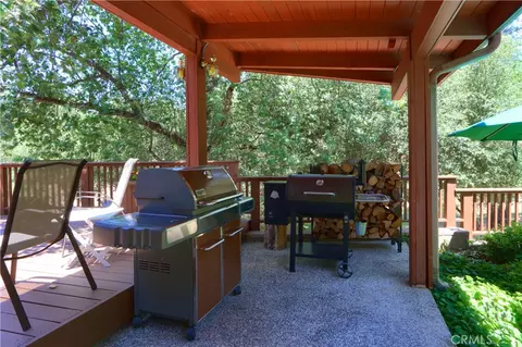 Exterior - 39670 Highview, Oakhurst, CA 93644 photo 9 of 20