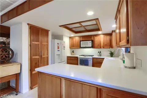 Kitchen - 39670 Highview, Oakhurst, CA 93644 photo 2 of 5