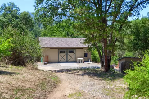 Exterior - 39670 Highview, Oakhurst, CA 93644 photo 17 of 20
