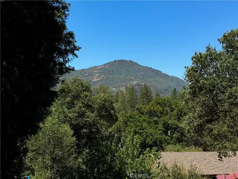 Exterior - 39670 Highview, Oakhurst, CA 93644 photo 7 of 20
