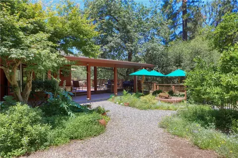 Exterior - 39670 Highview, Oakhurst, CA 93644 photo 12 of 20
