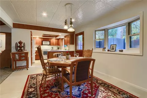Dining - 39670 Highview, Oakhurst, CA 93644 photo 3 of 3